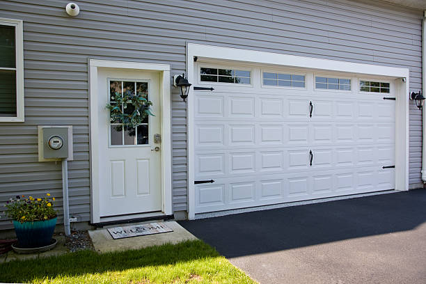 24/7 Emergency Garage Door Panel Replacement experts in Summerfield, MD